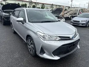 Toyota Corolla Fielder 1.5 Hybrid FWD 2020 Silver