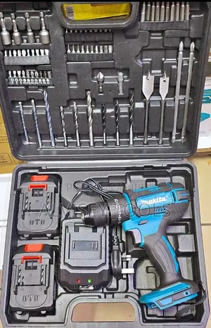 Makita Cordless Drill Set With Metal Chuck