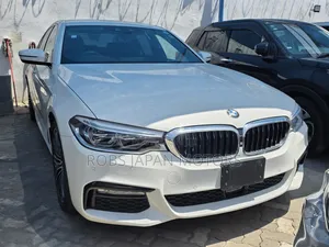 BMW 523i 2019 Pearl