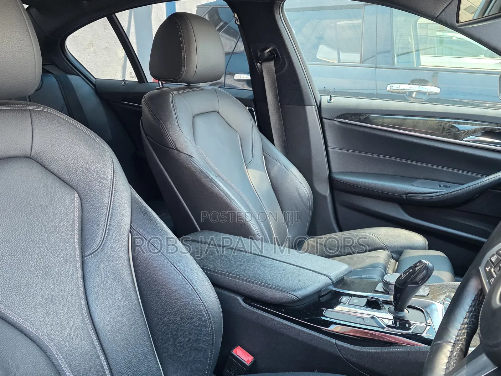 BMW 523i 2019 Pearl