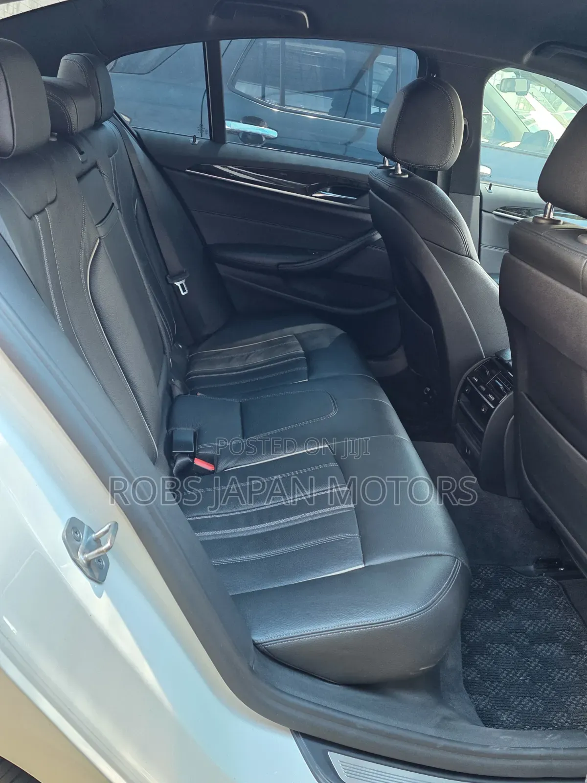 BMW 523i 2019 Pearl