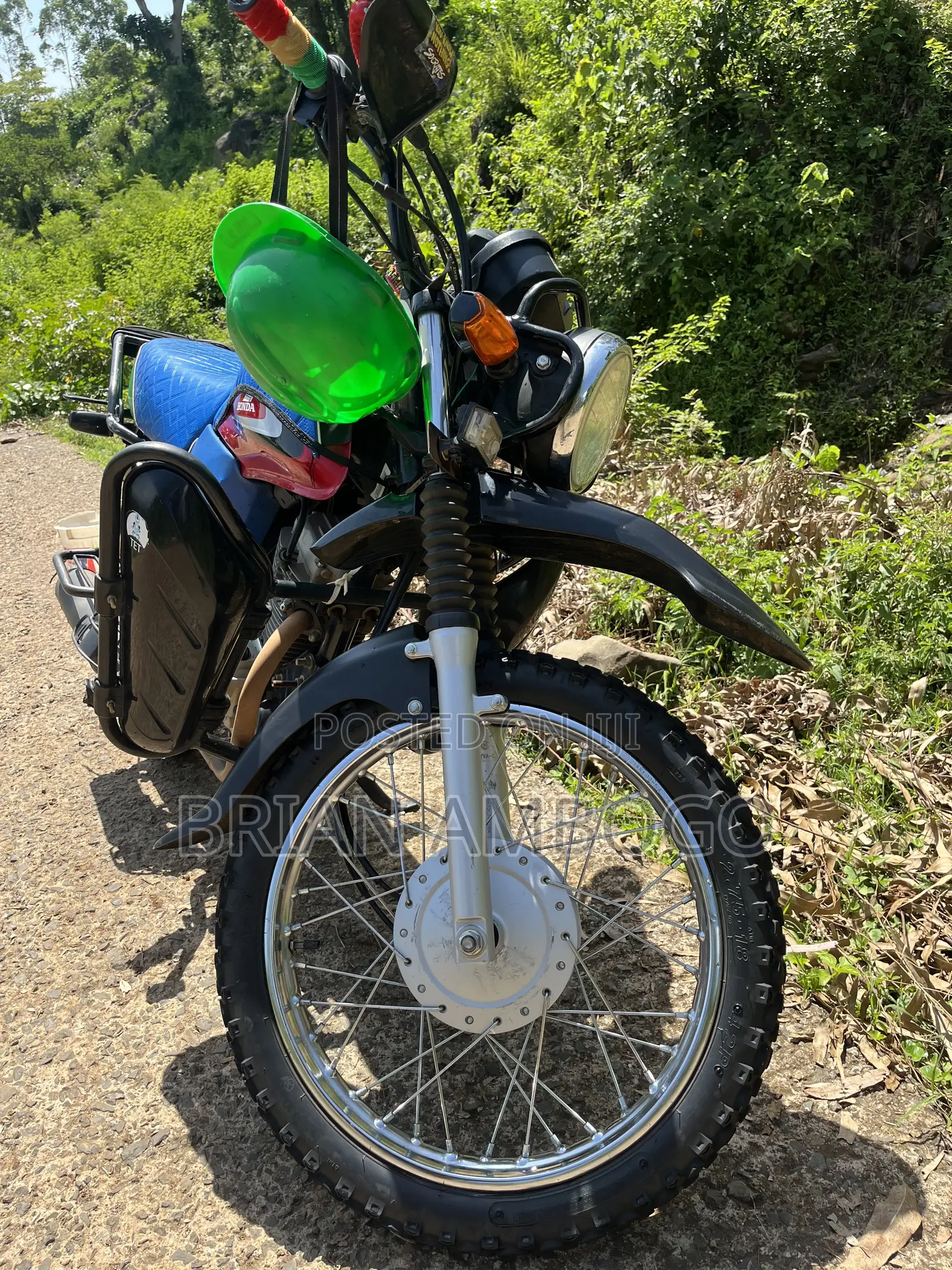 Honda CB 2024 Red