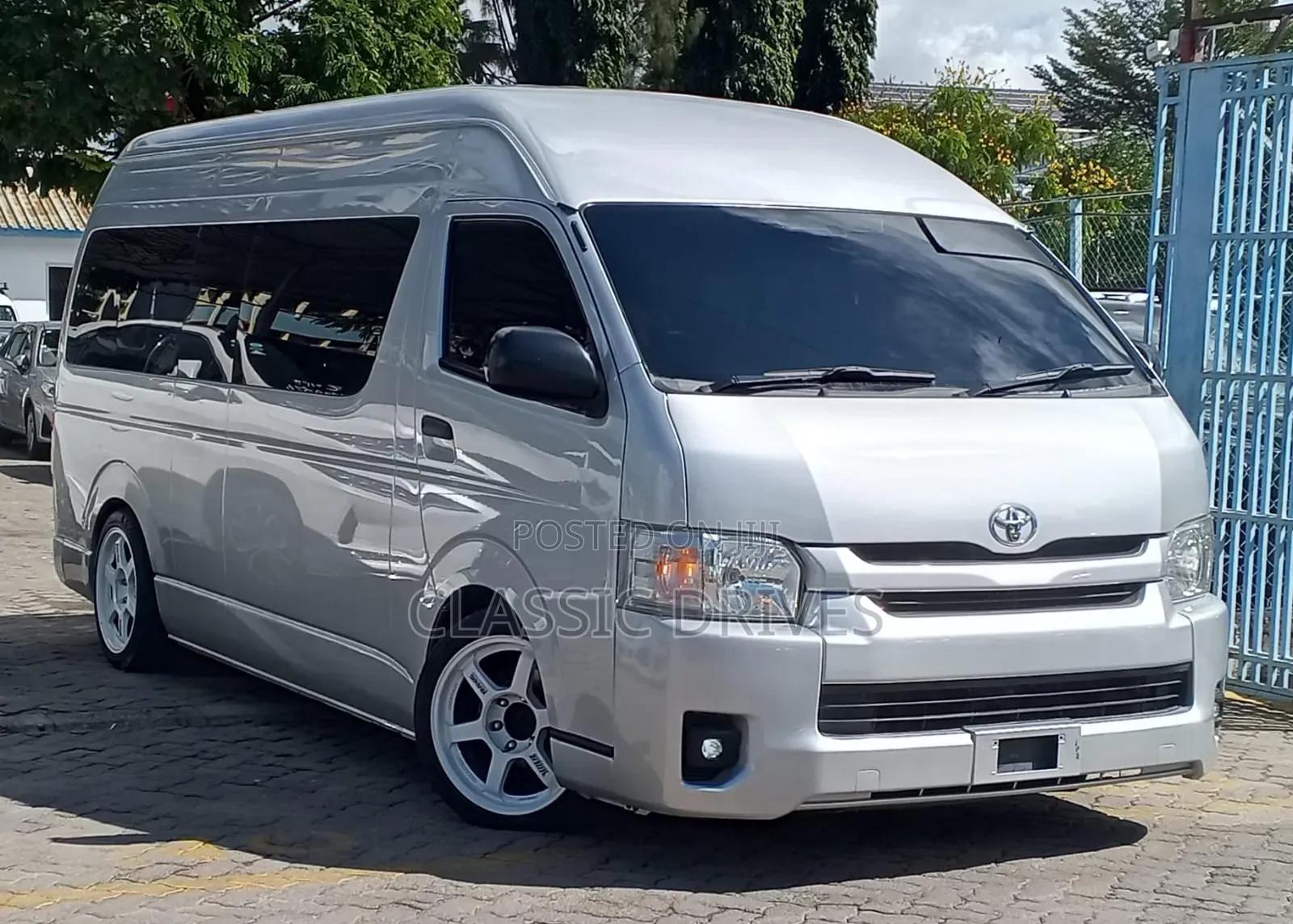 Toyota HiAce 2018 Silver