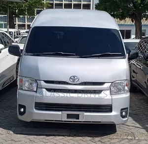 Toyota HiAce 2018 Silver