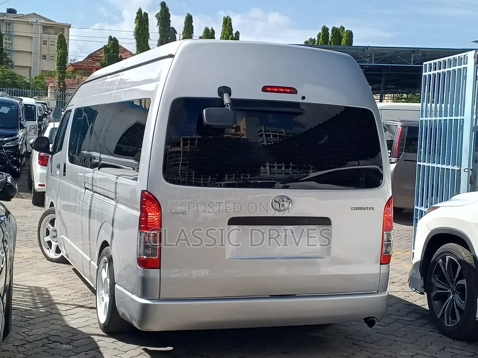 Toyota HiAce 2018 Silver