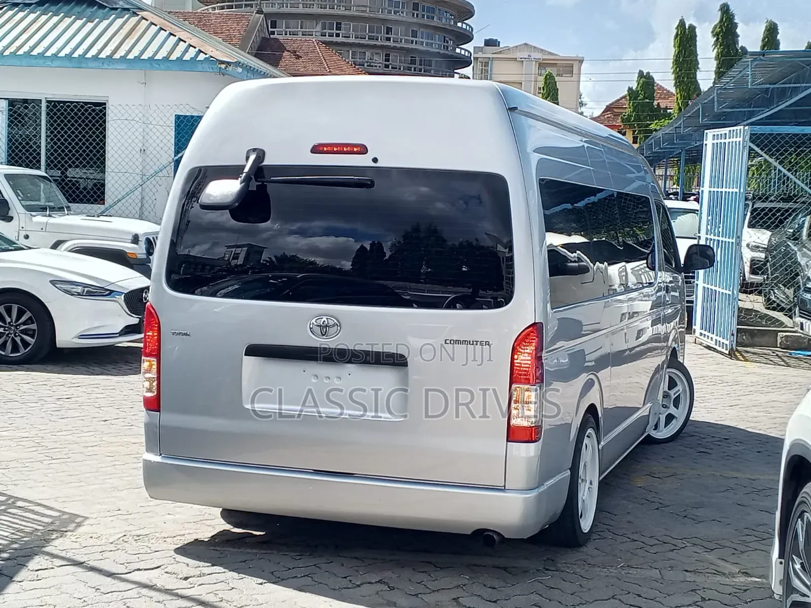 Toyota HiAce 2018 Silver