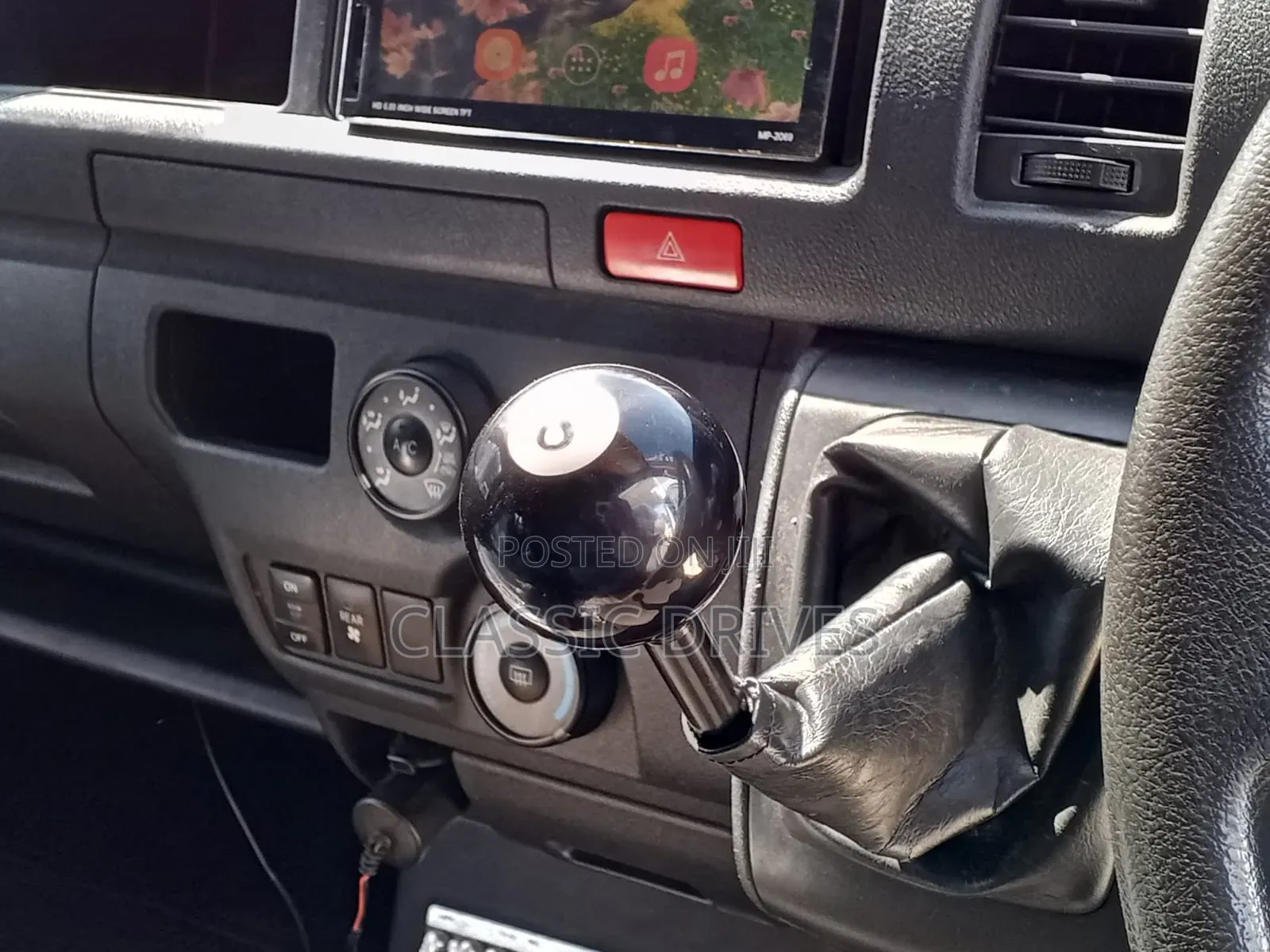 Toyota HiAce 2018 Silver