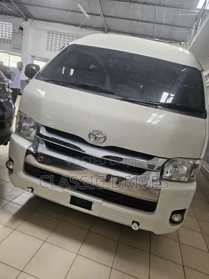 Toyota HiAce 2018 White