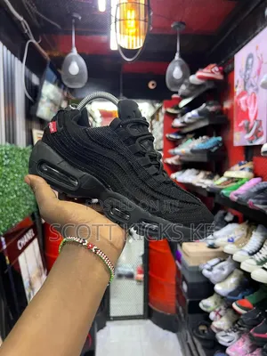 Levi’S X Nike Air Max 95 “Black”