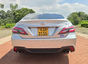 Toyota Crown 2018 Silver