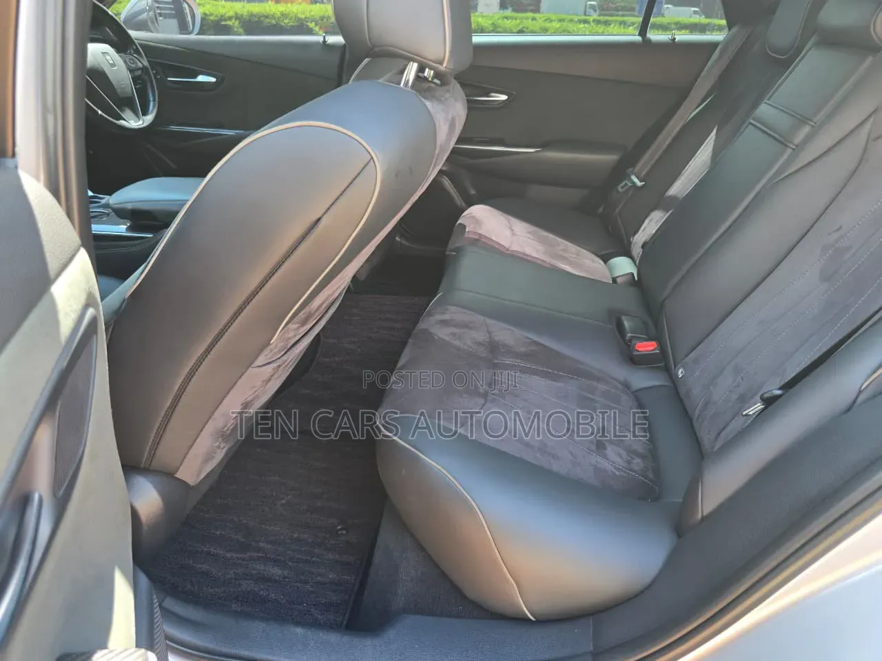 Toyota Crown 2018 Silver