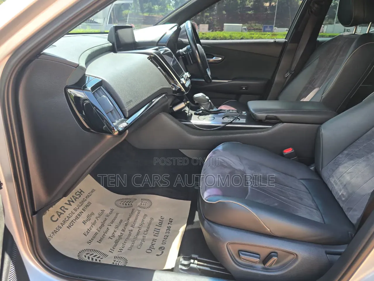 Toyota Crown 2018 Silver