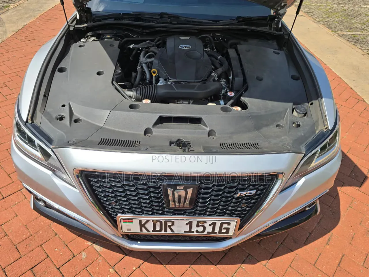 Toyota Crown 2018 Silver