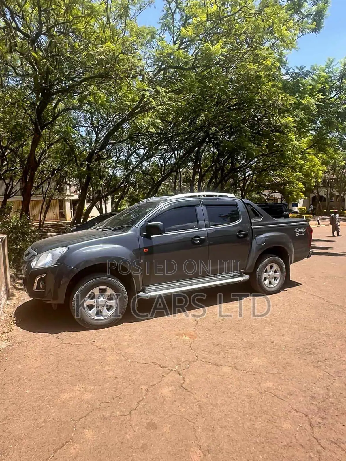 Isuzu D-MAX 2023 Gray