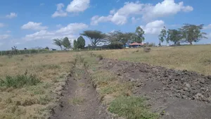 Premium Isinya Plains Opp Kenchic Isinya