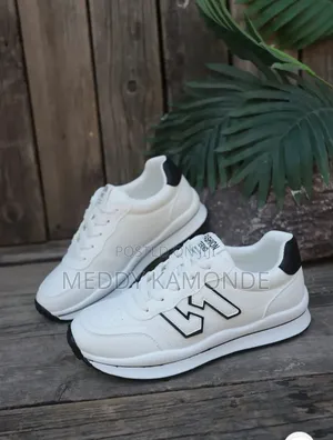 Elegant White Sporty Shoes