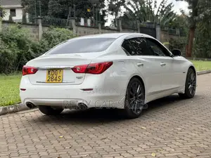 Nissan Skyline 2015 White