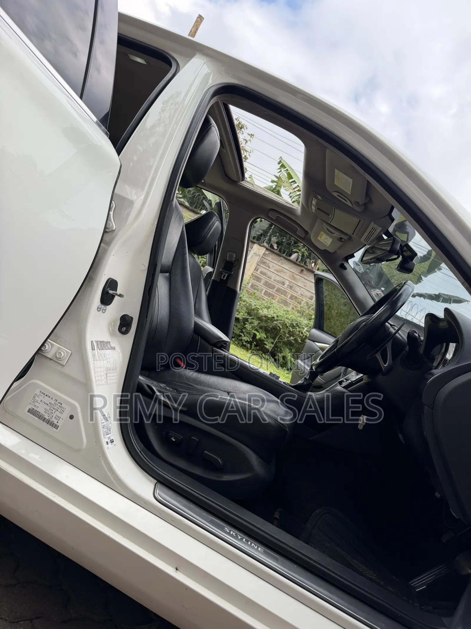 Nissan Skyline 2015 White