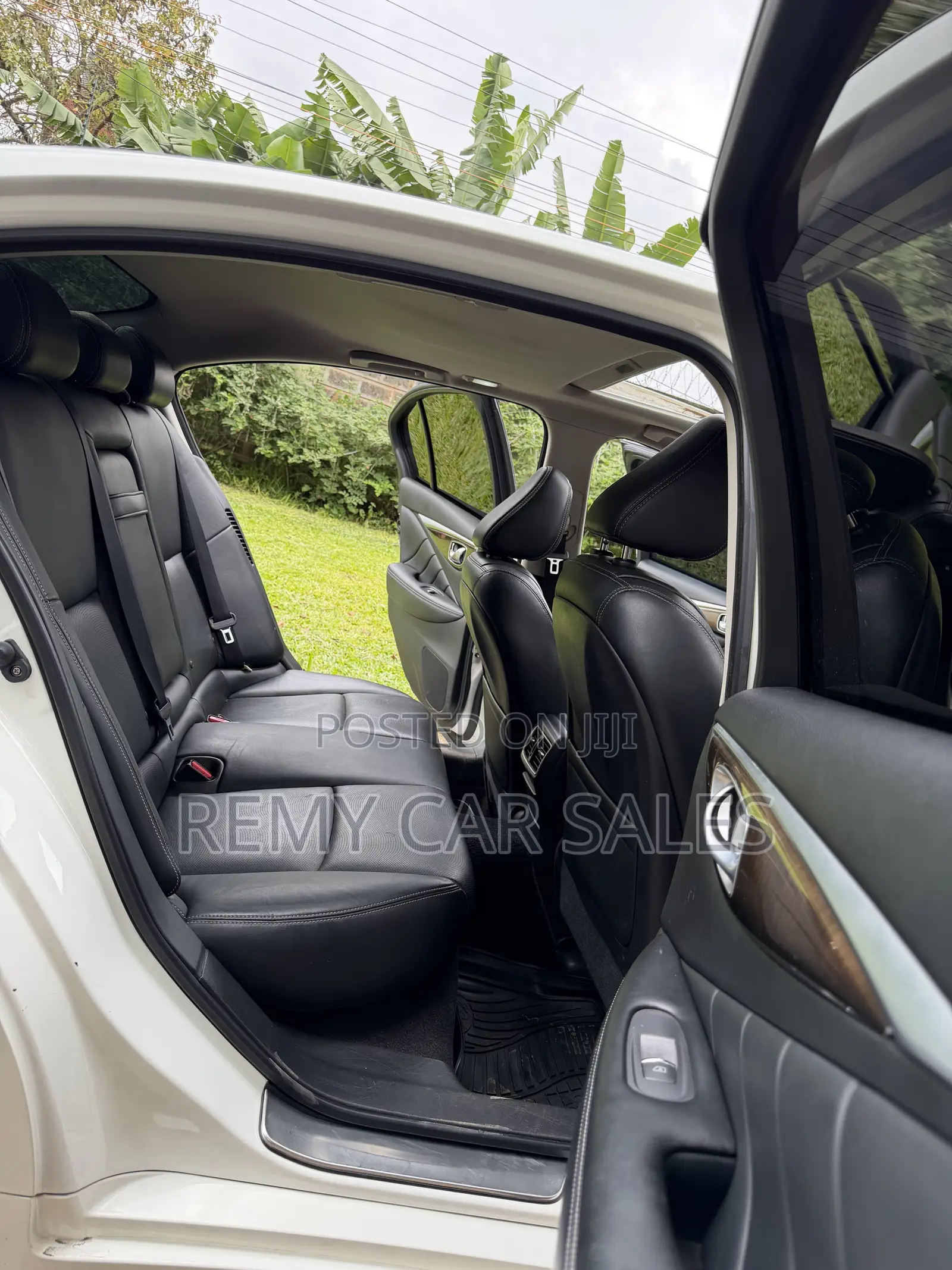 Nissan Skyline 2015 White