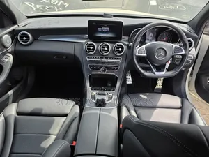 Mercedes-Benz C200 2018 Beige
