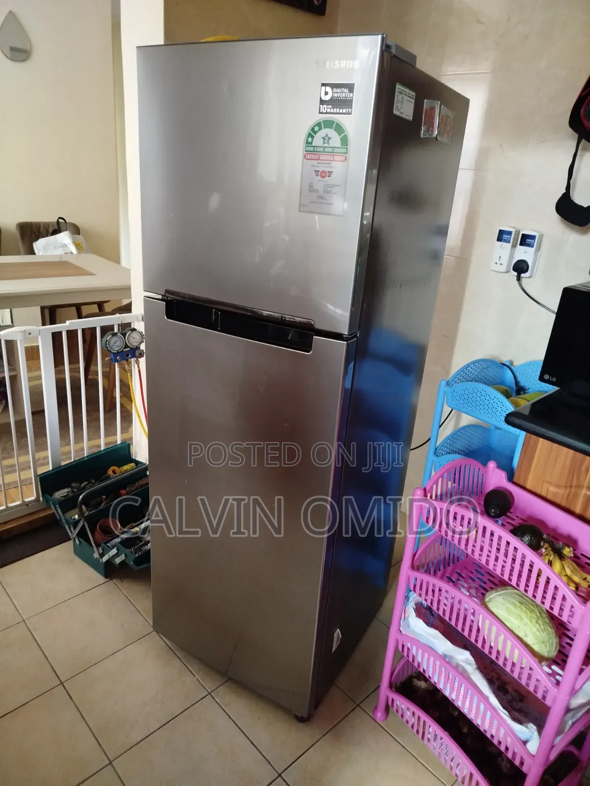 Fridge Cooling Gas Refilling Technician