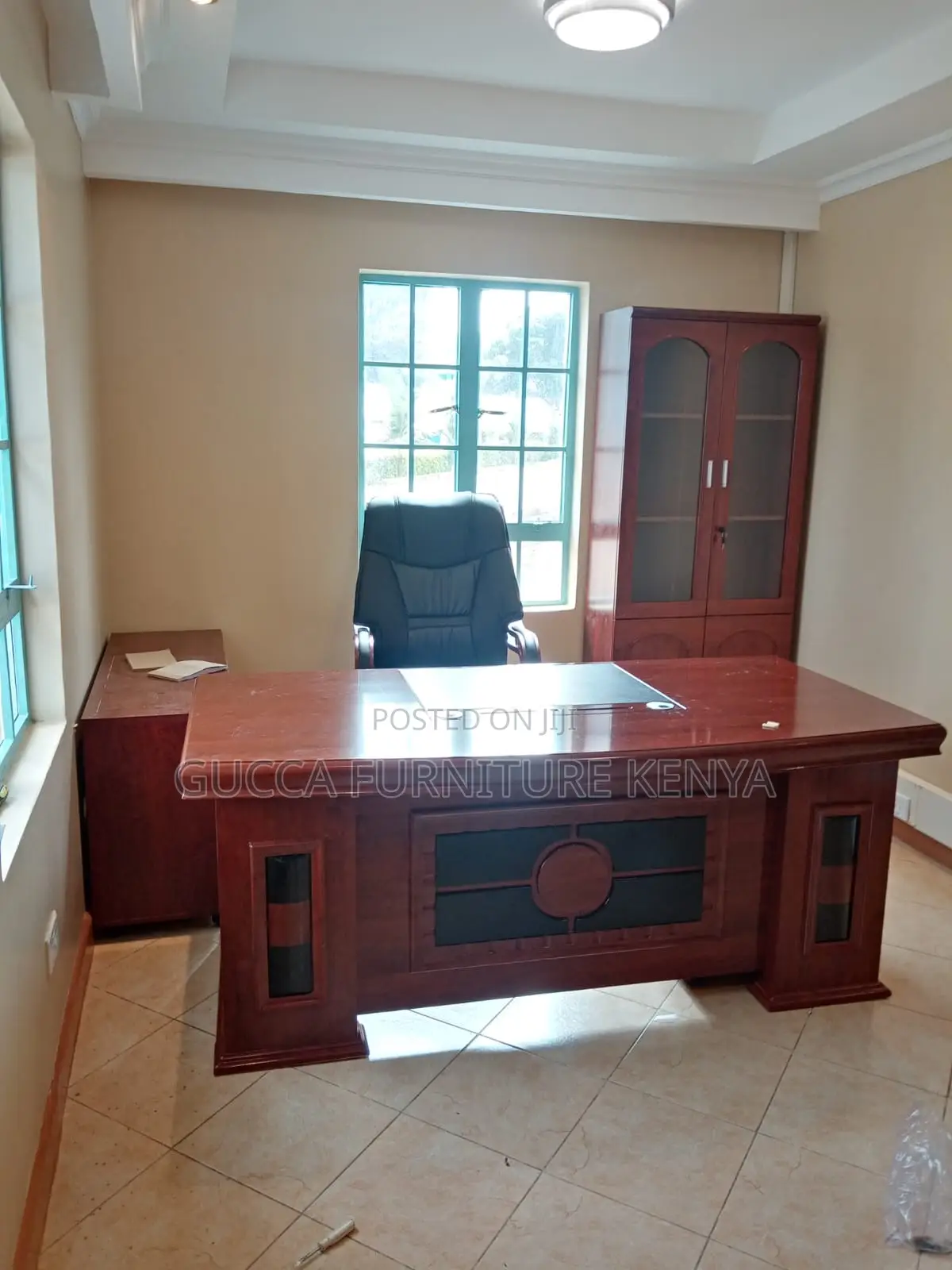 1800mm L Shape Office Table.