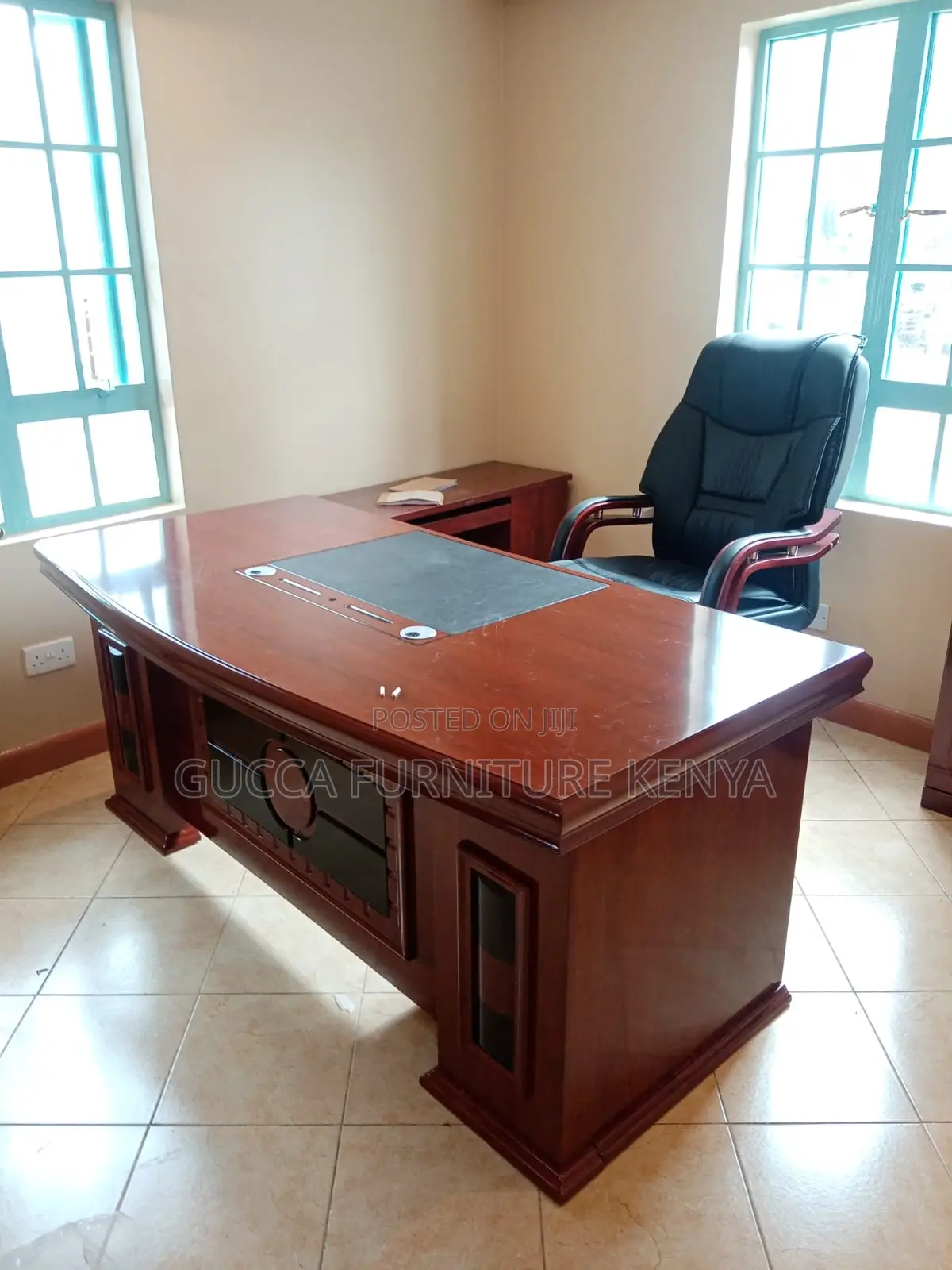 1800mm L Shape Office Table.