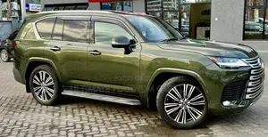 Lexus LX 600 2022 Green