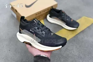Nike Trail Gore-Tex Sneakers