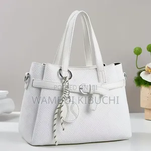 Trendy Medium Handbags