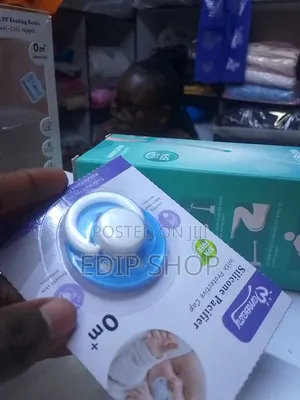 *Momeasy Baby Pacifier *