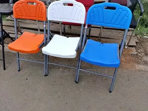 Foldable Chairs – Lightweight Chairs for Meetings and Gatherings
