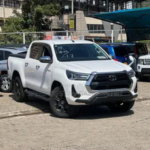 Toyota Hilux 2020 White