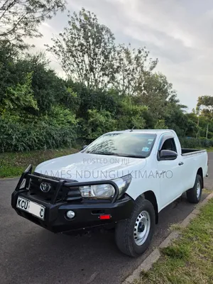 Toyota Hilux 2019 White