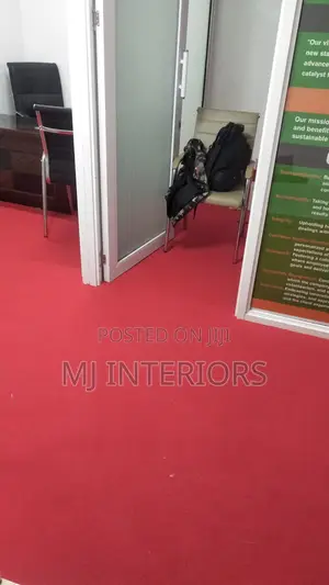 Executive Red Wall to Wall for Office Interior Decoration