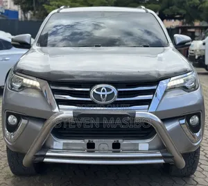 Toyota Fortuner 2.8 D AWD 2017 Silver