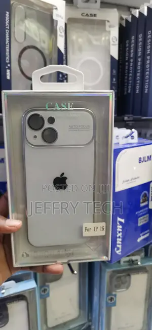 iPhone 15 Generic White Autofocus Case