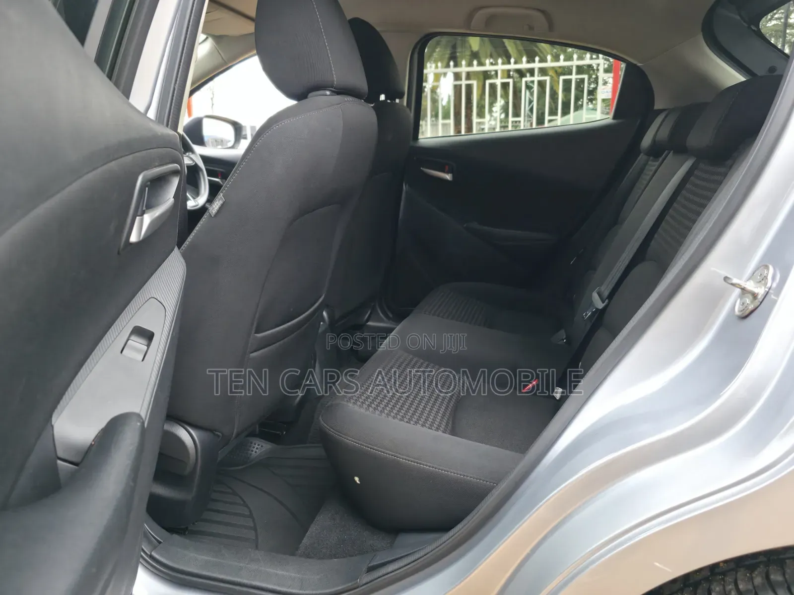Mazda Demio 2018 Silver