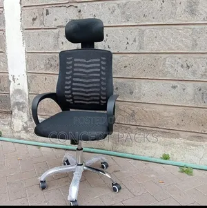 Ergonomic Mesh Office Chair With Adjustable Headrest.