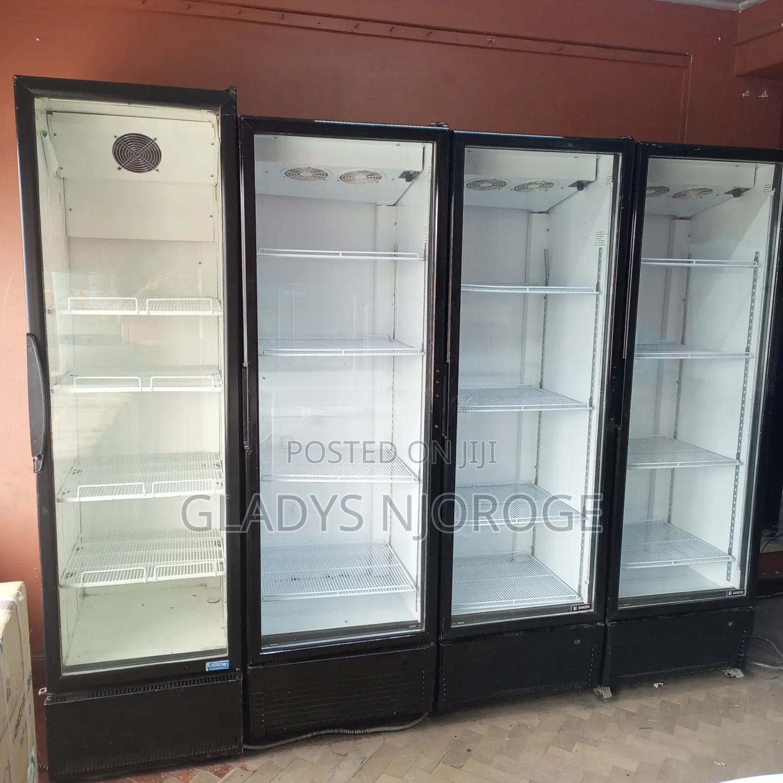 Show Case Chiller (Well Maintained) 650l