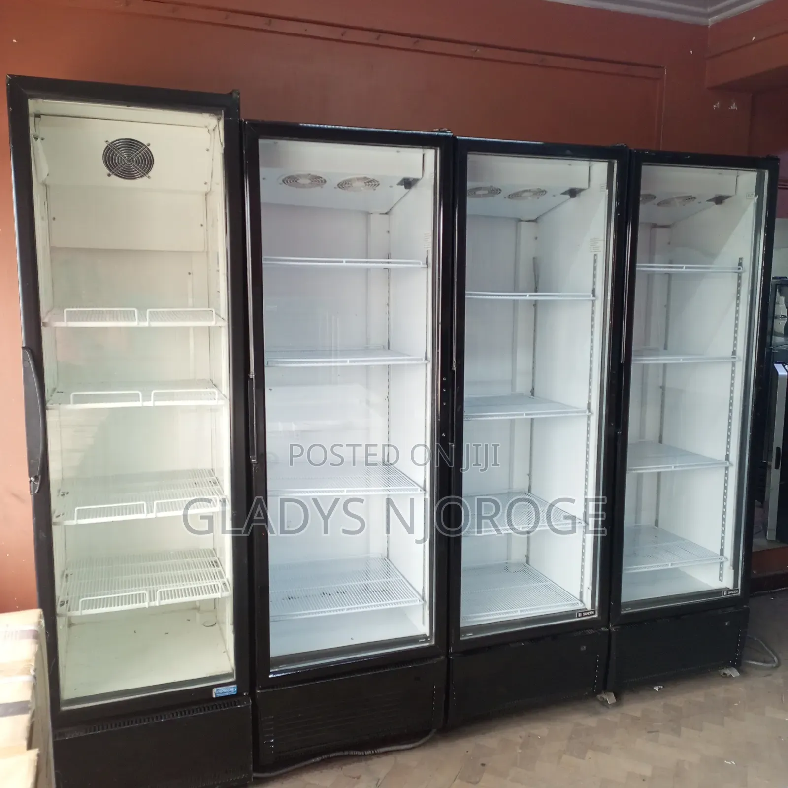 Show Case Chiller (Well Maintained) 650l