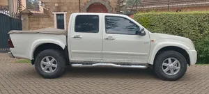 Isuzu D-MAX 2010 White