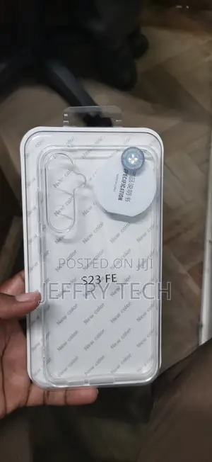 Samsung Galaxy S23 Fe Amazon Basics Back Case Cover