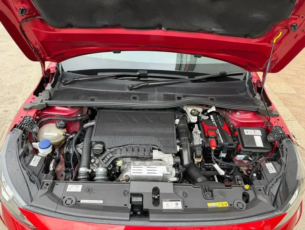 Peugeot 208 2020 Red