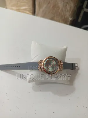 Ladies Wrist Watch With Rubber Straps
