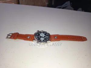 Mens Wrist Watch With Leather Straps