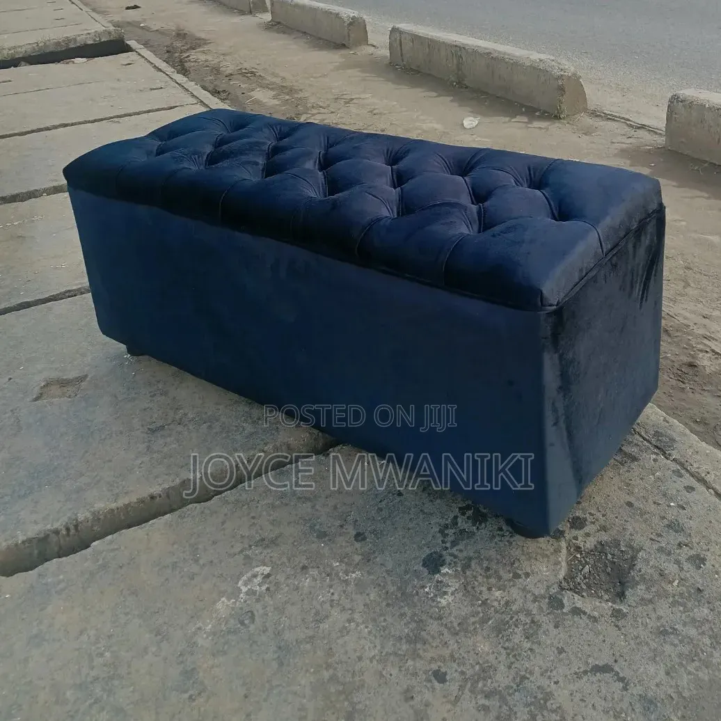 Ottoman Black Velvet,