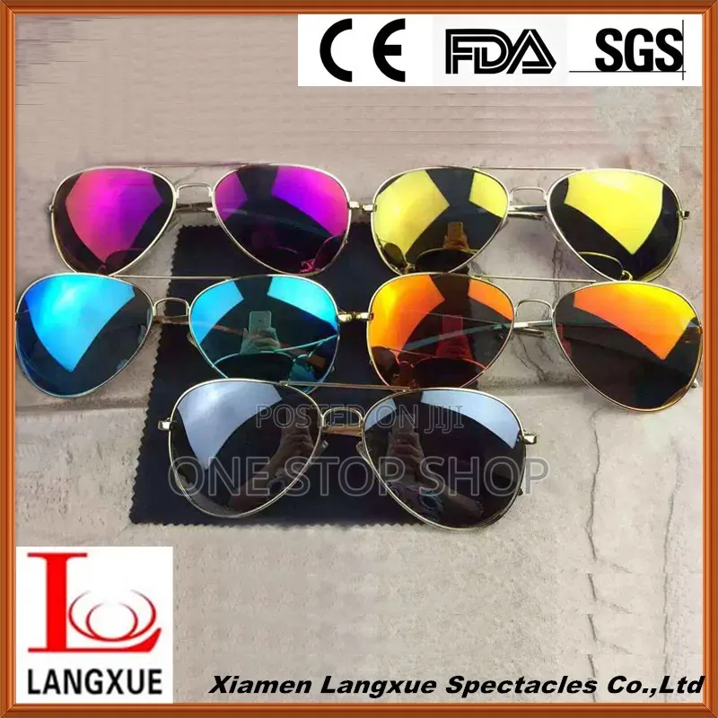 Unisex Aviator Sunglasses Featuring Polarized Lenses