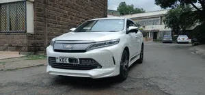 Toyota Harrier 2.0 2019 White