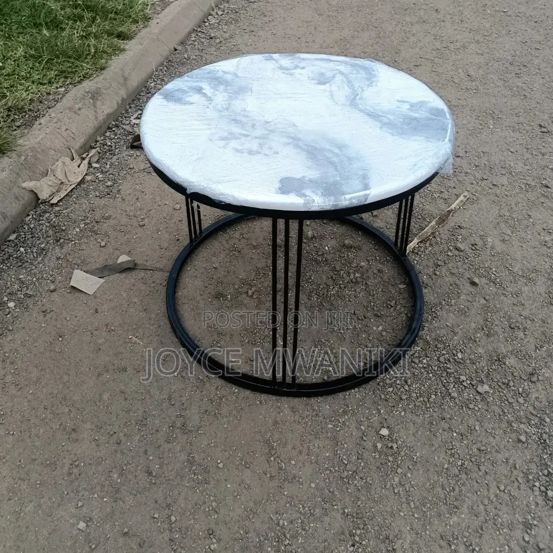 Round Marble Black and White Table